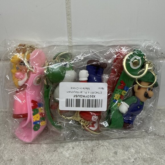 Set of Super Mario Bros Luigi, Princess Peach, Yoshi Keychains New in pkg - Picture 5 of 7